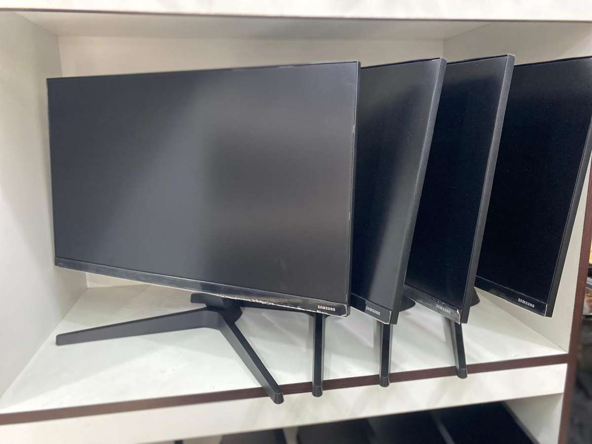 Samsung 24 inch Full HD LED Backlit IPS Panel Home and Office Monitor (LF24T350FHAXXA Monitor)