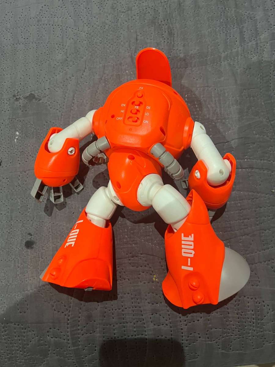 IQUE ROBOT WORKS WITH SMARTPHONES & ANDROIDS