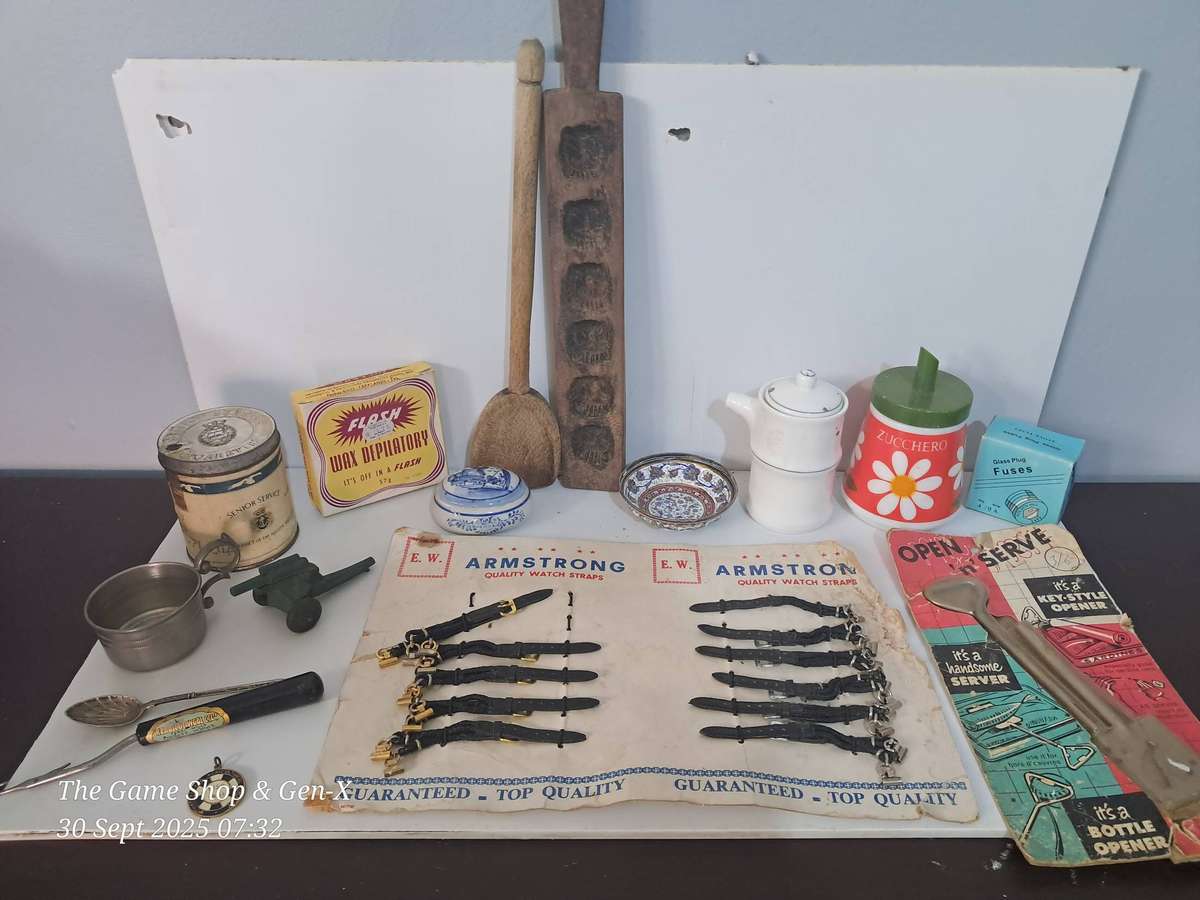 Job lot of small antiques/Vintage Items