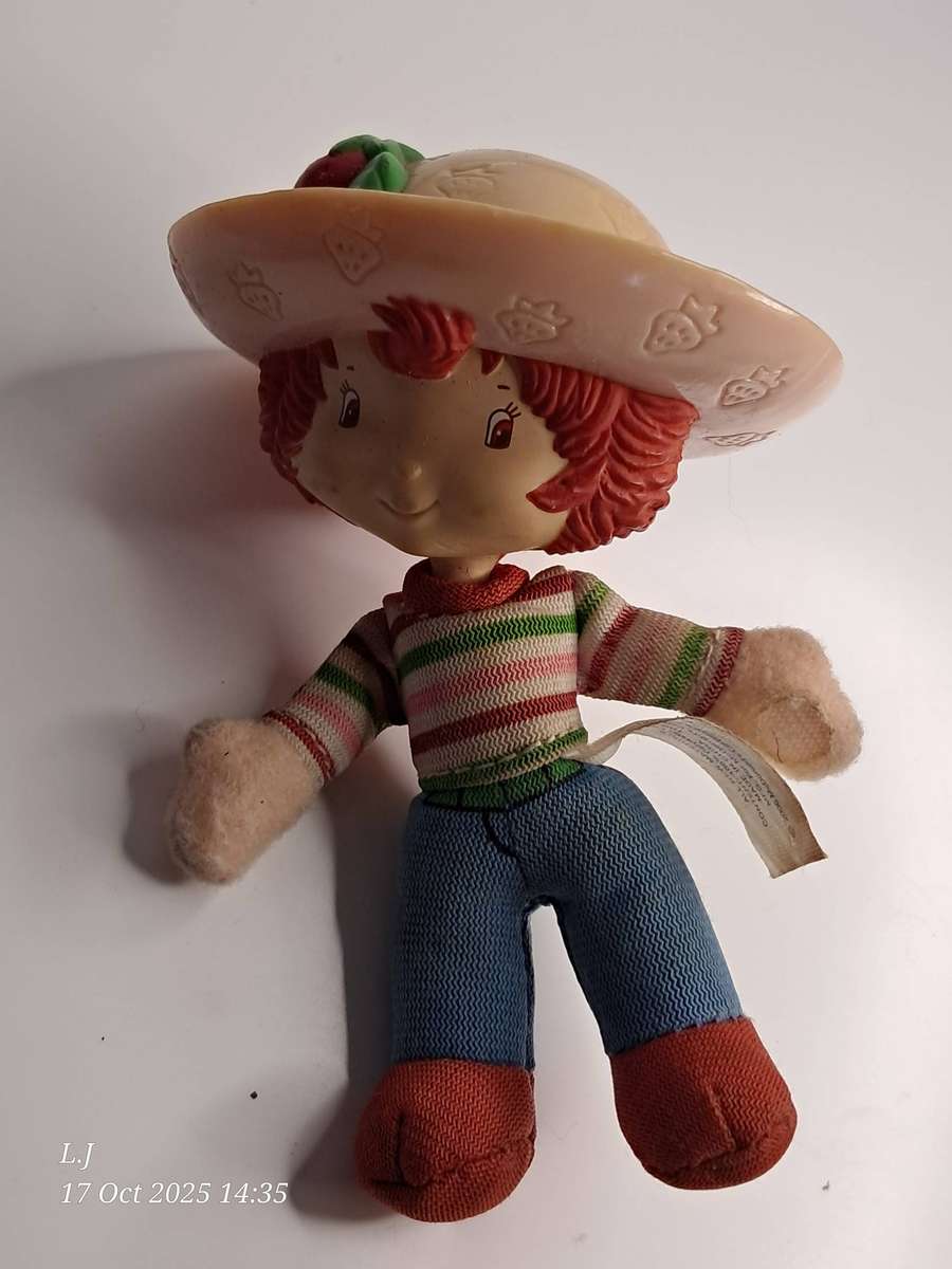 PS2 Strawberry shortcake Game & the doll