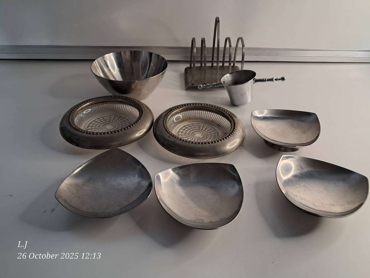Job-lot stainless steel items