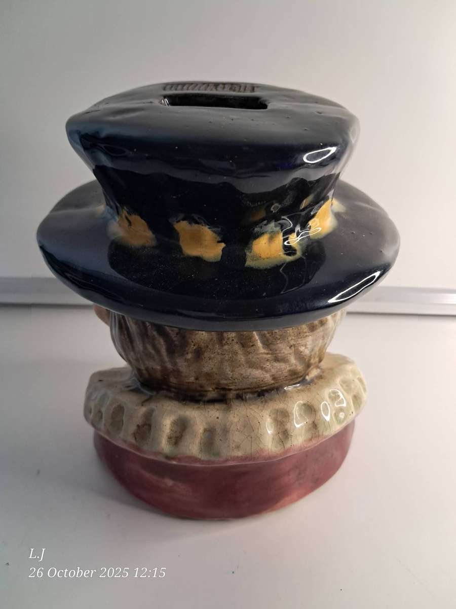 Vintage Cigar & match holder & striker