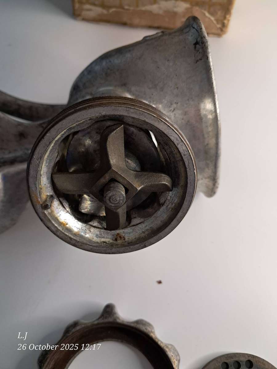 Vintage meat Chopper Domestic Nr 5