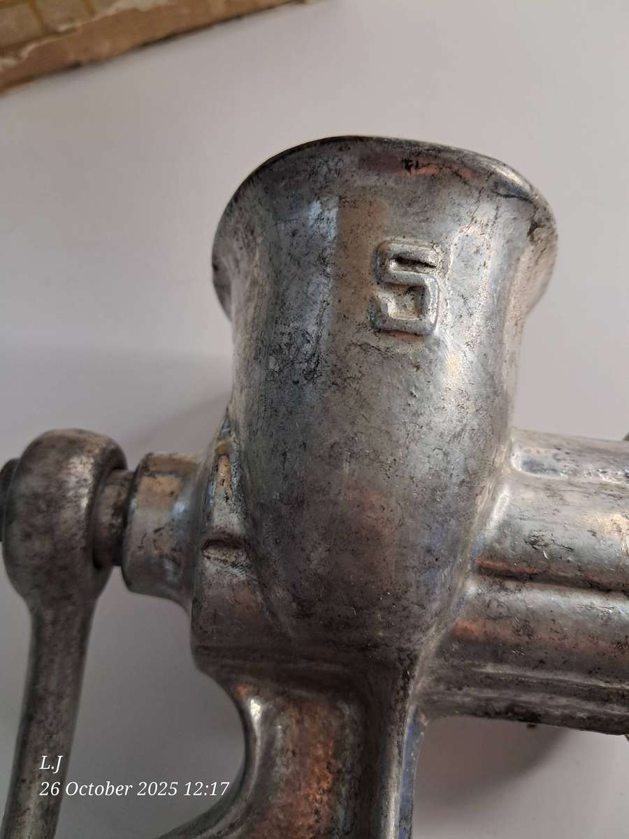 Vintage meat Chopper Domestic Nr 5