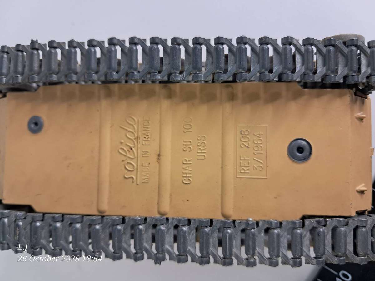 Collectible Die-Cast model of a Soviet SU-100 Tank destroyer