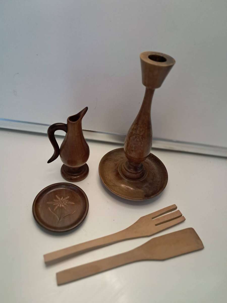 Job-lot Wooden items