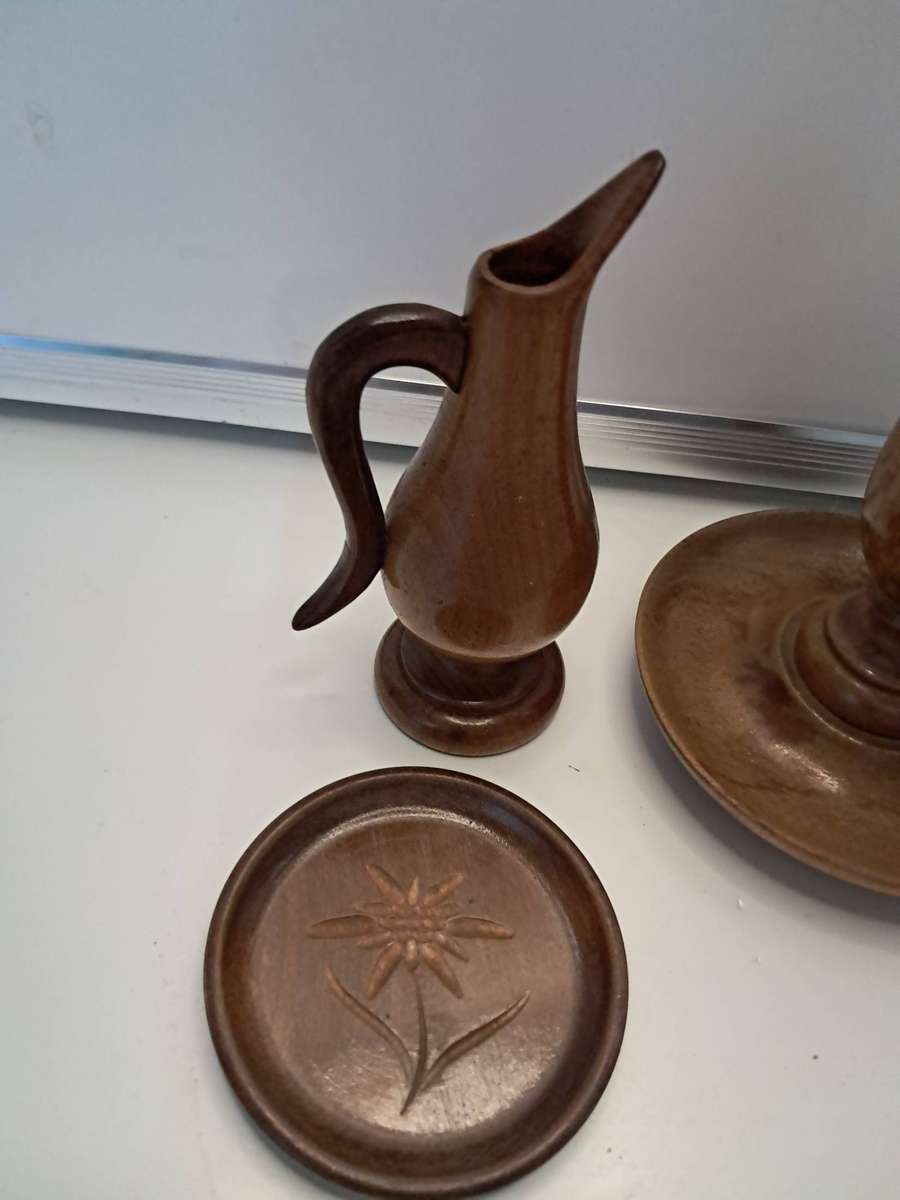 Job-lot Wooden items