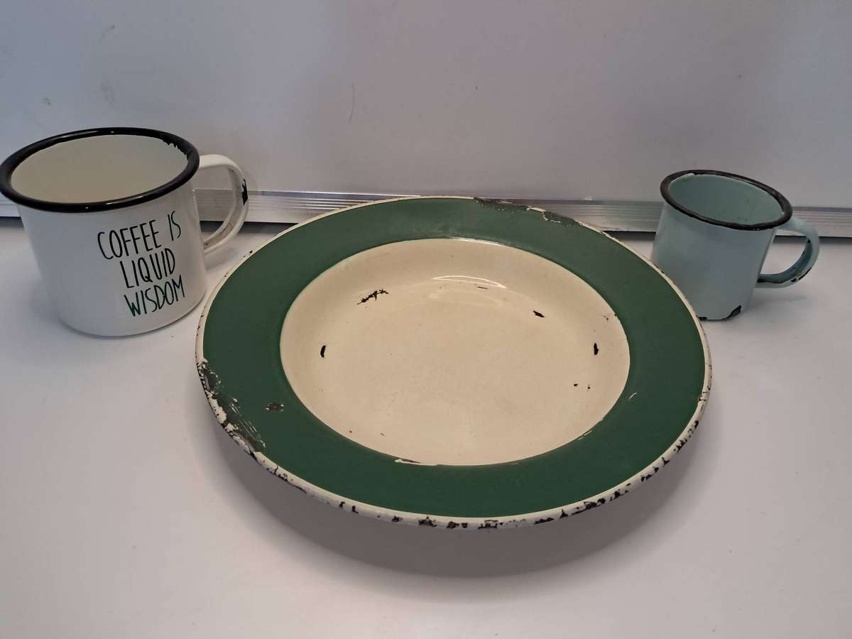 Enamel Plate & 2 mugs