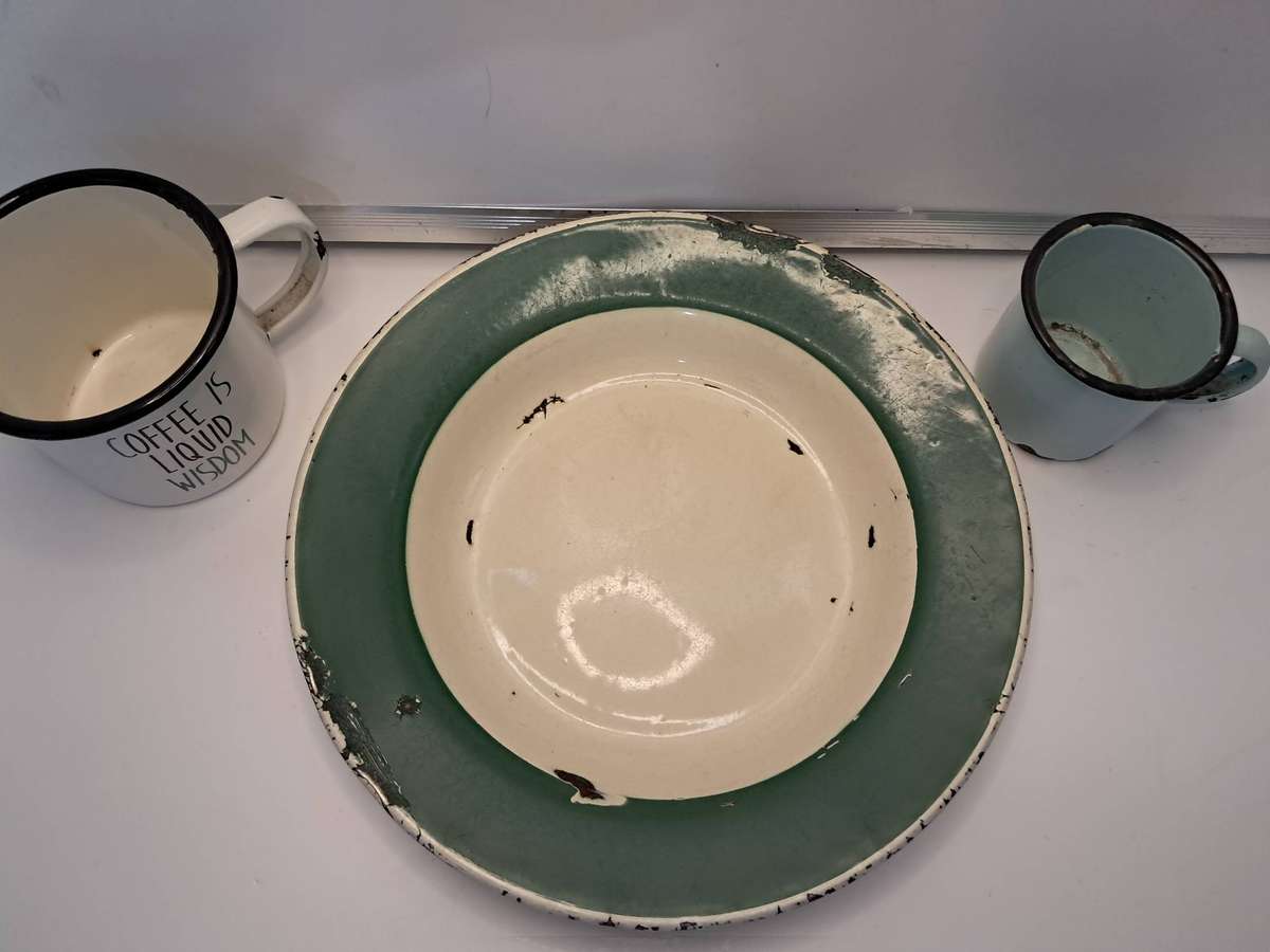 Enamel Plate & 2 mugs