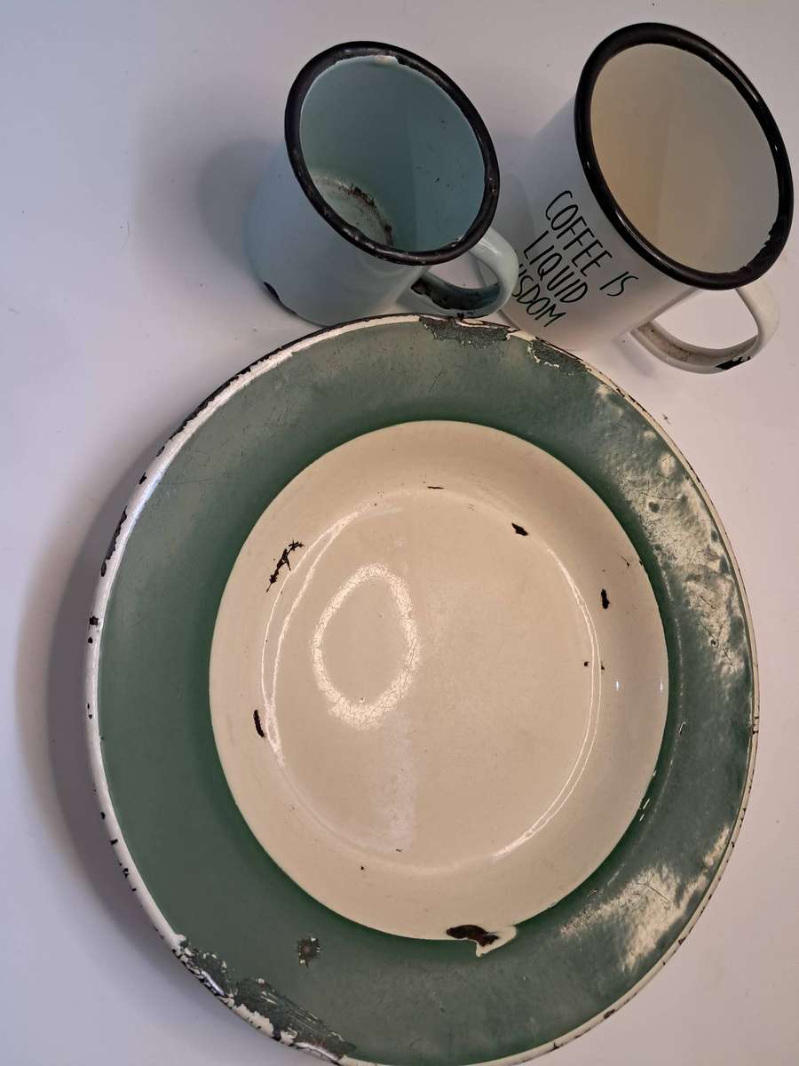 Enamel Plate & 2 mugs