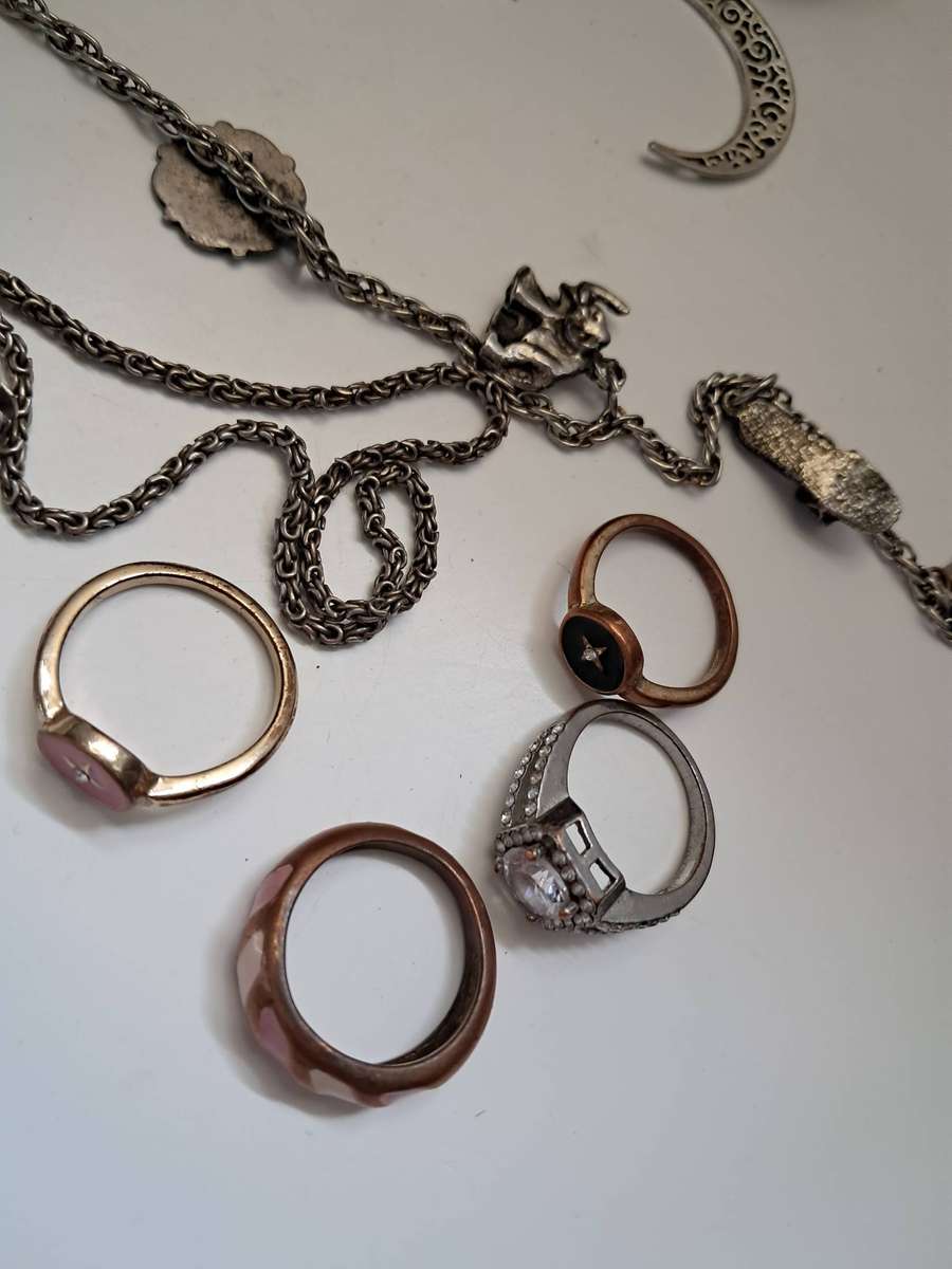 Job-lot costume jewellery & other odds and ends