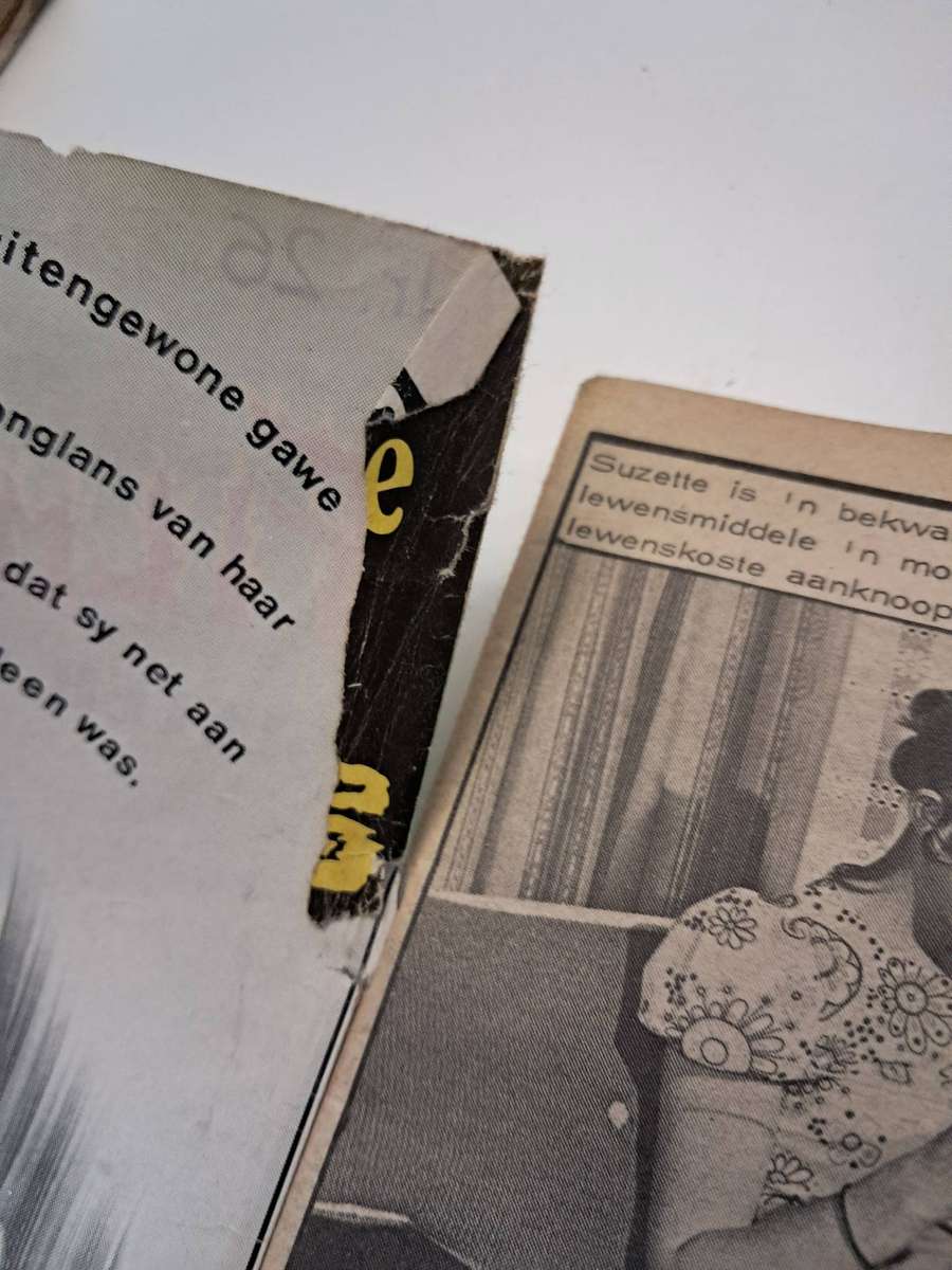 2 x Old story and cartoon/photo strip books