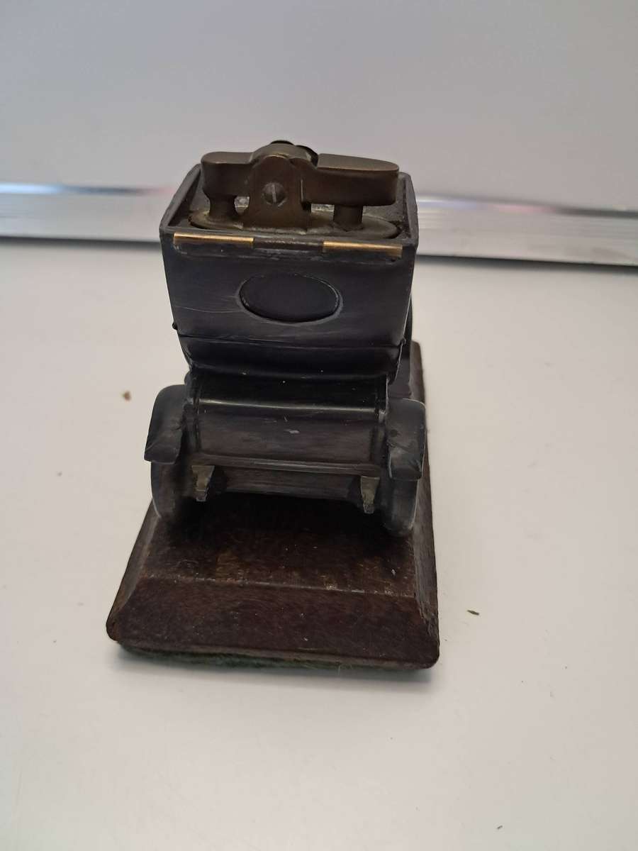 Vintage die-cast metal table lighter