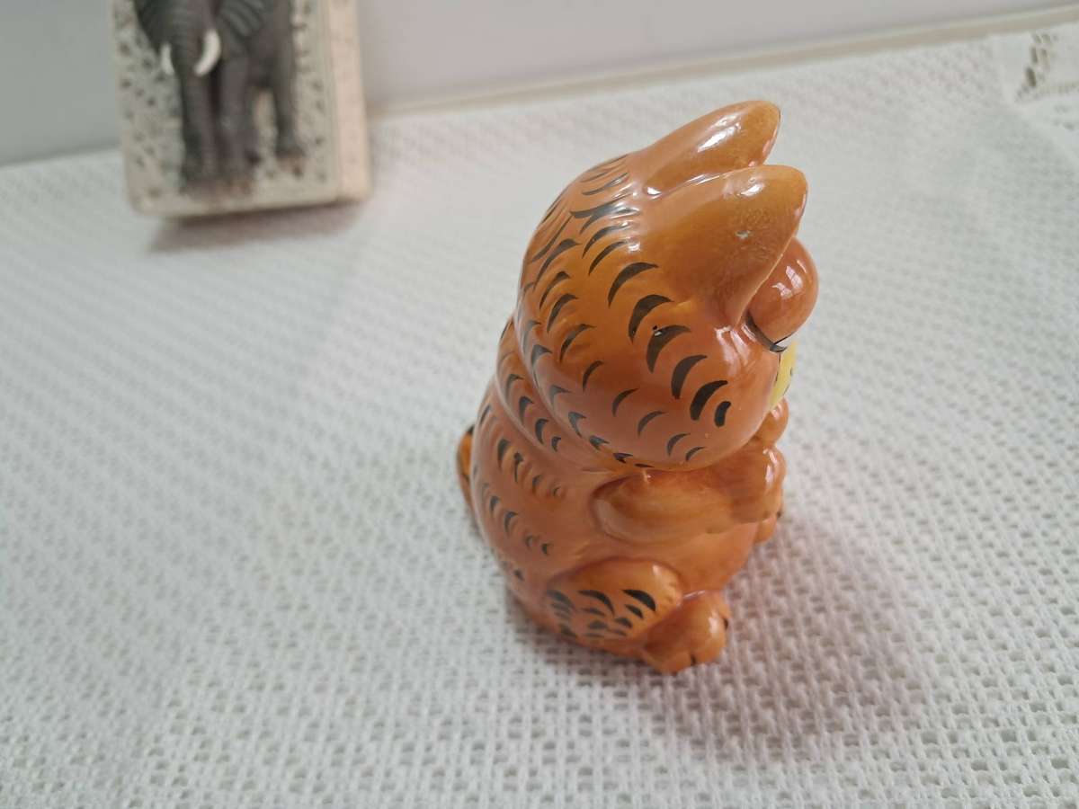 Garfield figurine & an Elephant jewelry box