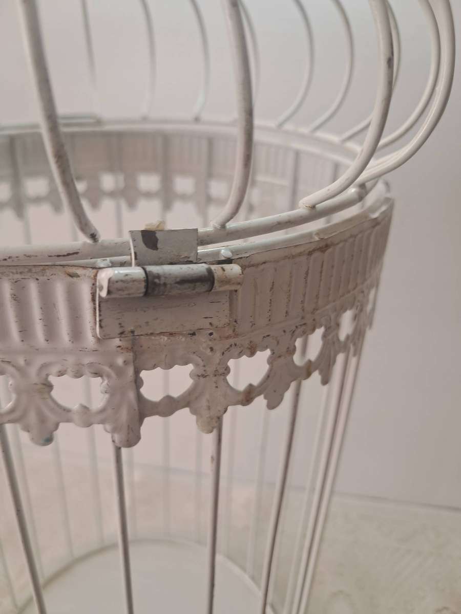 Vintage-Style decorative, white-finished metal wire birdcage