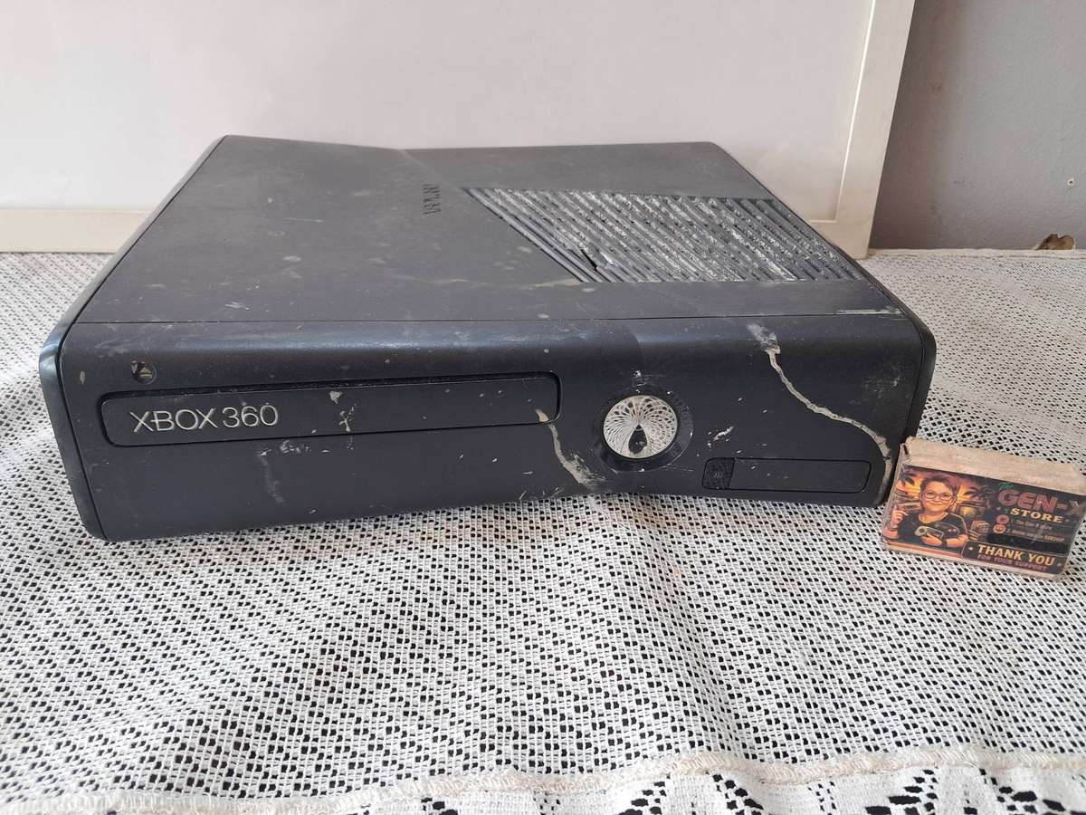 XBox360 Slim (BROKEN) (nr.3)