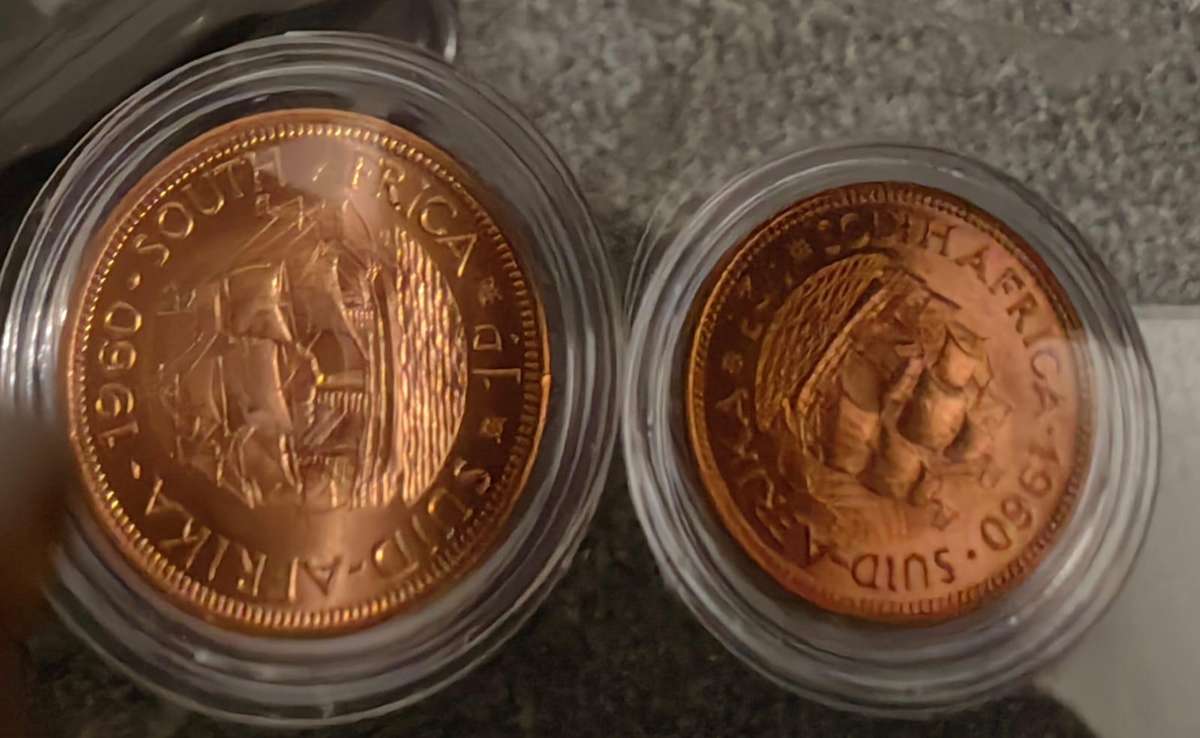 2x 1960 South Africa 1d & ½d Bronze Coins  Queen Elizabeth II  BU Condition  R150
