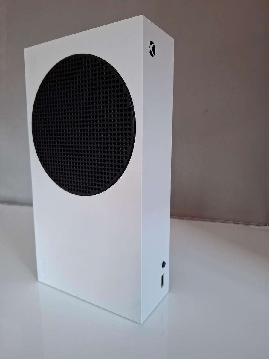 Xbox Series S Console 512GB  Fully Functional with Controller & Cables