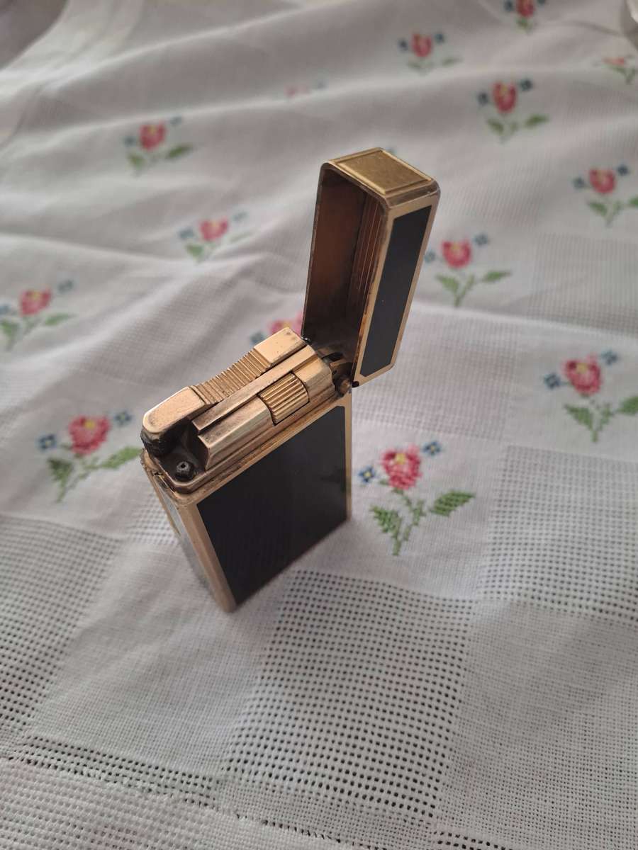 St Dupont Lighter Gold Plated Black Laquer