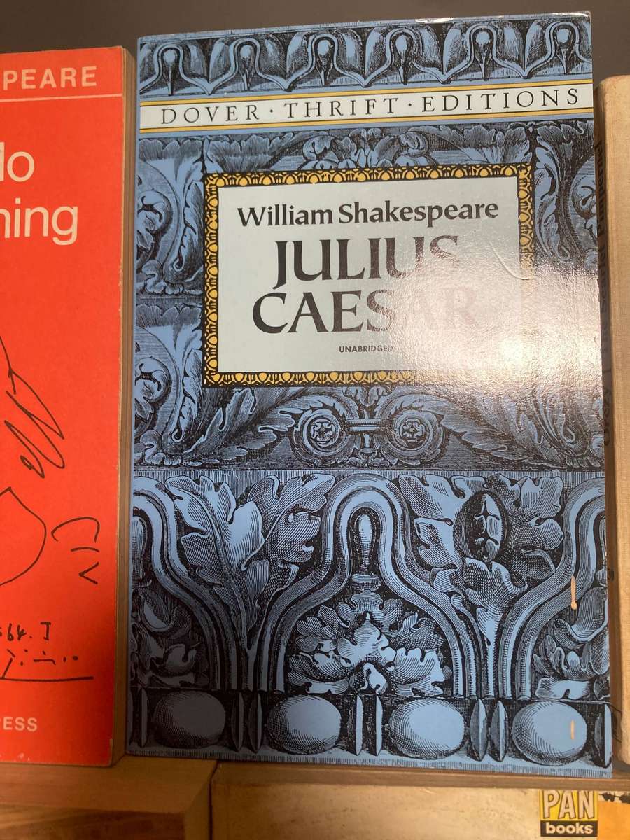 Bundle of 16 classic adventure and literary novels (R15 / book)