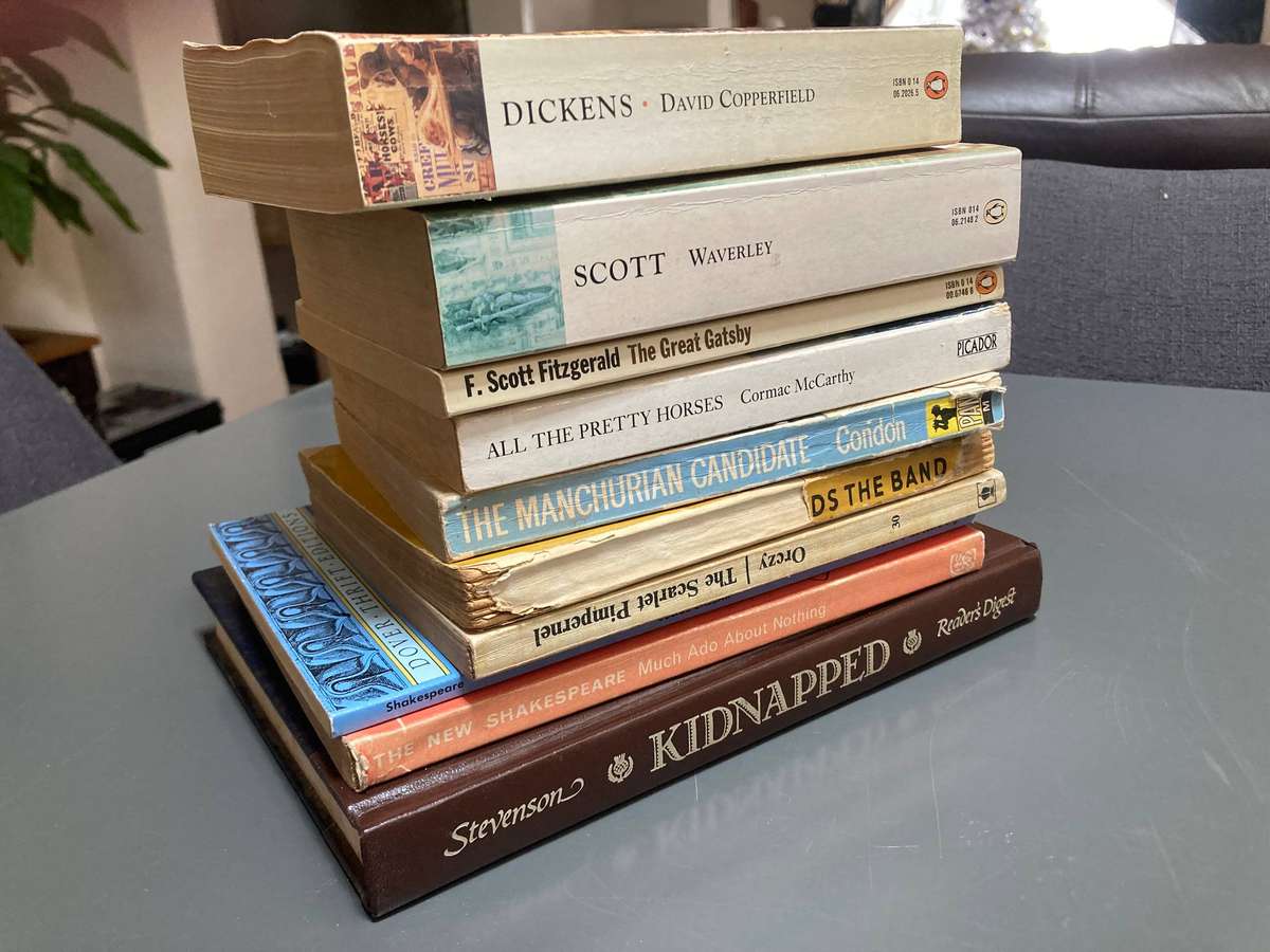 Bundle of 16 classic adventure and literary novels (R15 / book)