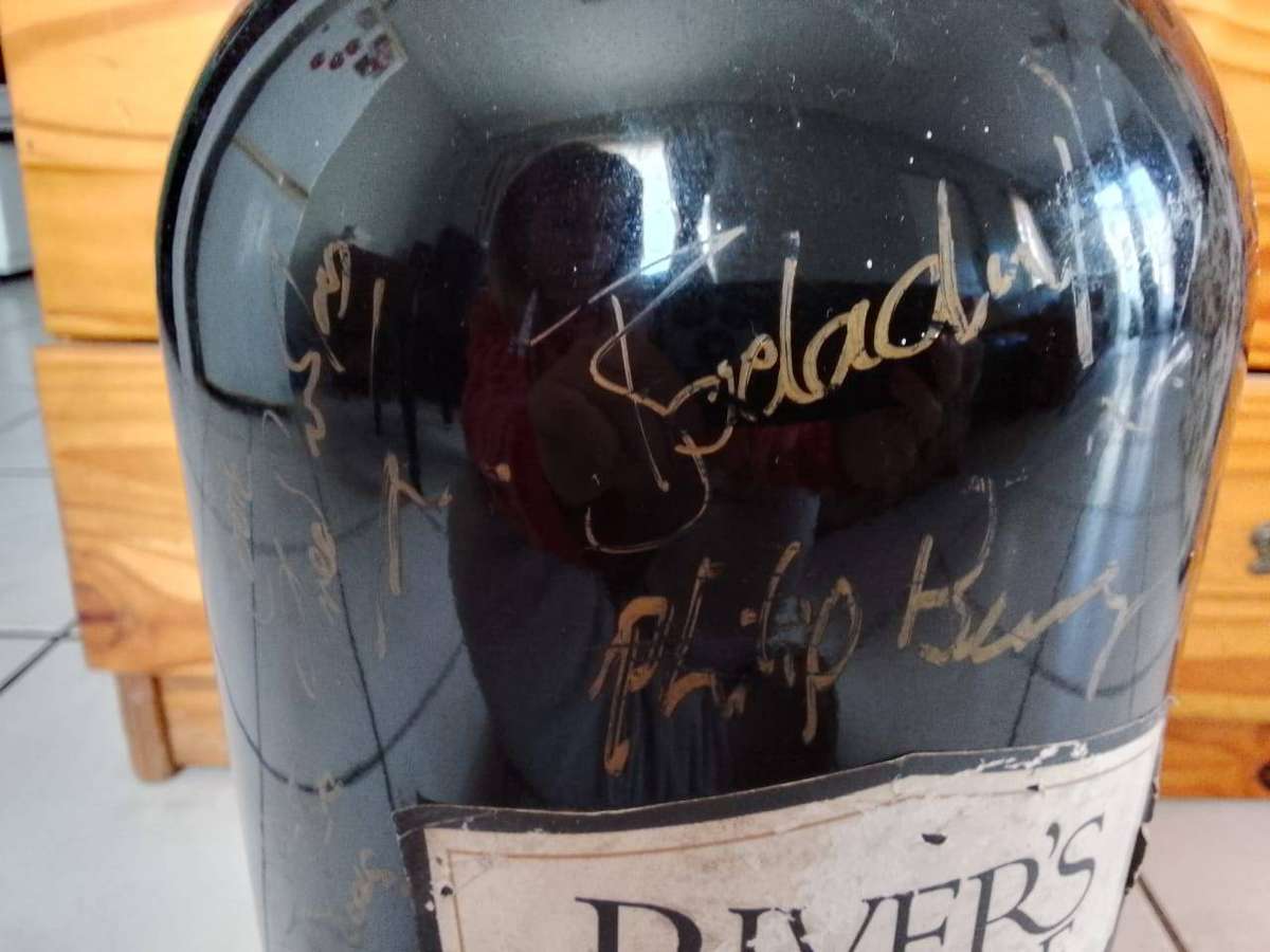  Springbok Rugby Legends Signed 2002 Oranjerivier Wine Bottle  Collectors Item