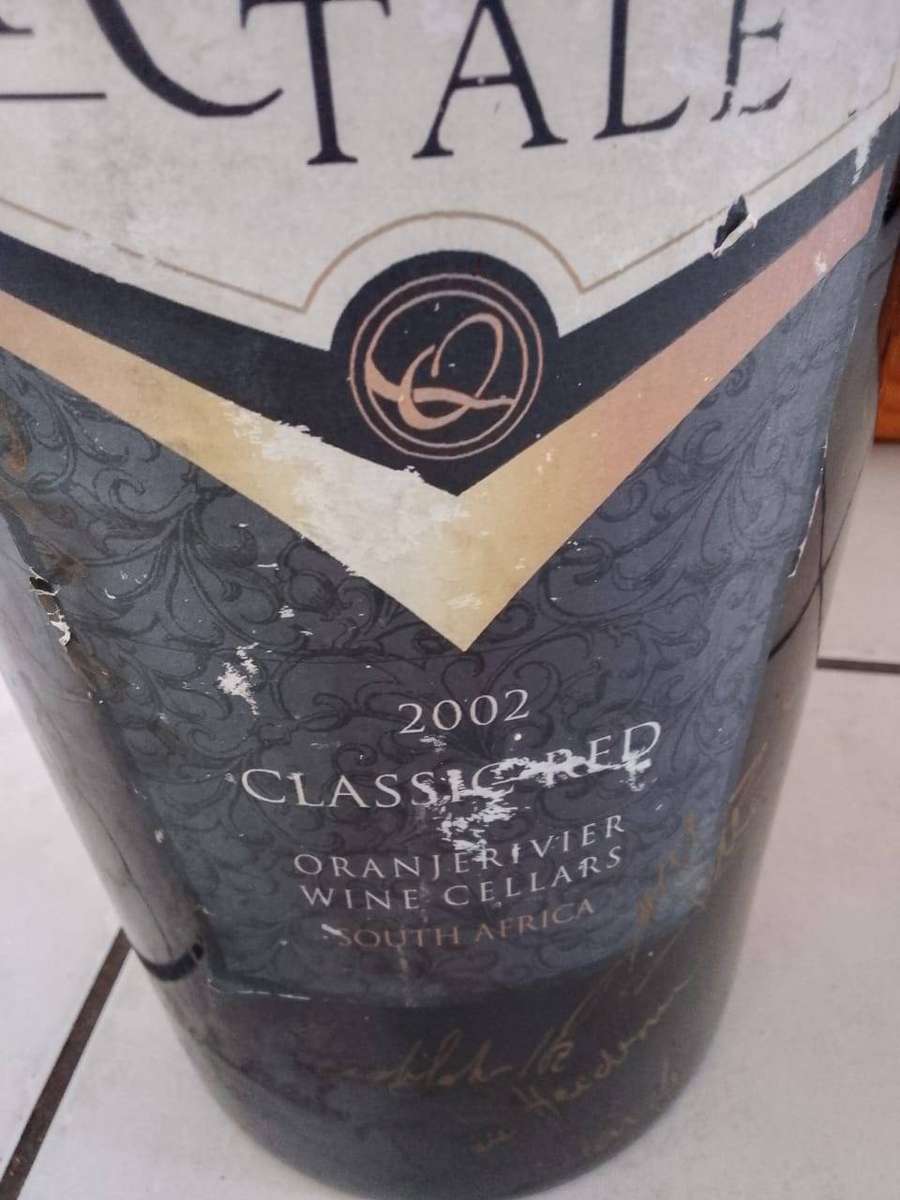  Springbok Rugby Legends Signed 2002 Oranjerivier Wine Bottle  Collectors Item