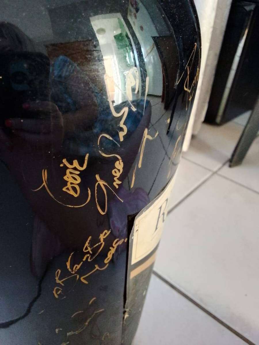  Springbok Rugby Legends Signed 2002 Oranjerivier Wine Bottle  Collectors Item