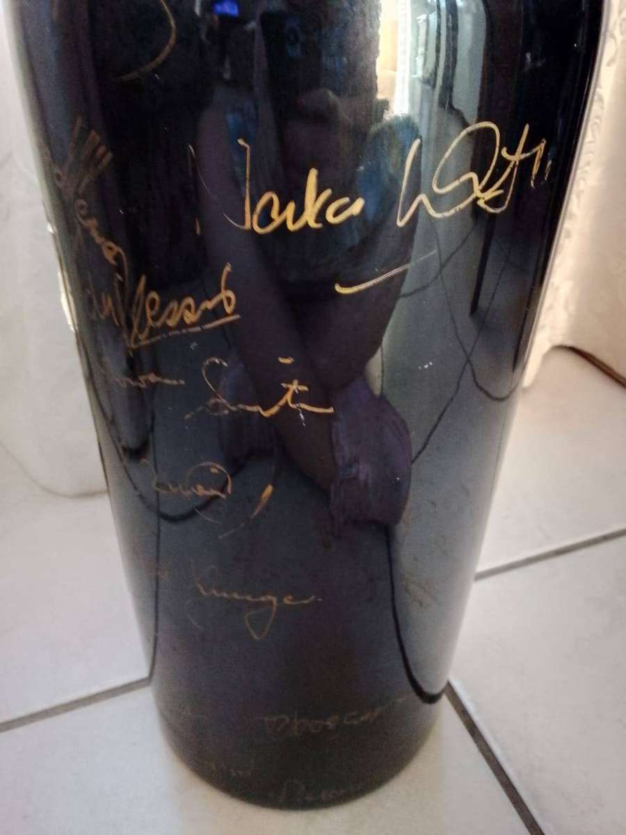  Springbok Rugby Legends Signed 2002 Oranjerivier Wine Bottle  Collectors Item