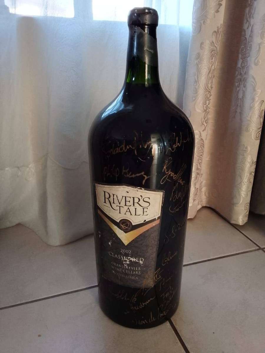  Springbok Rugby Legends Signed 2002 Oranjerivier Wine Bottle  Collectors Item