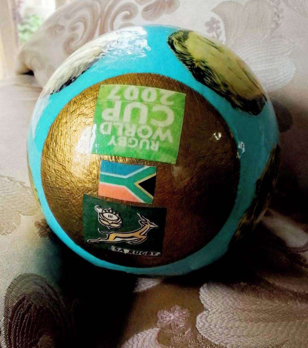 2007 Rugby World Cup Handcrafted Springbok Ceramic Rugby Ball  Limited Edition Collectible (4 eggs