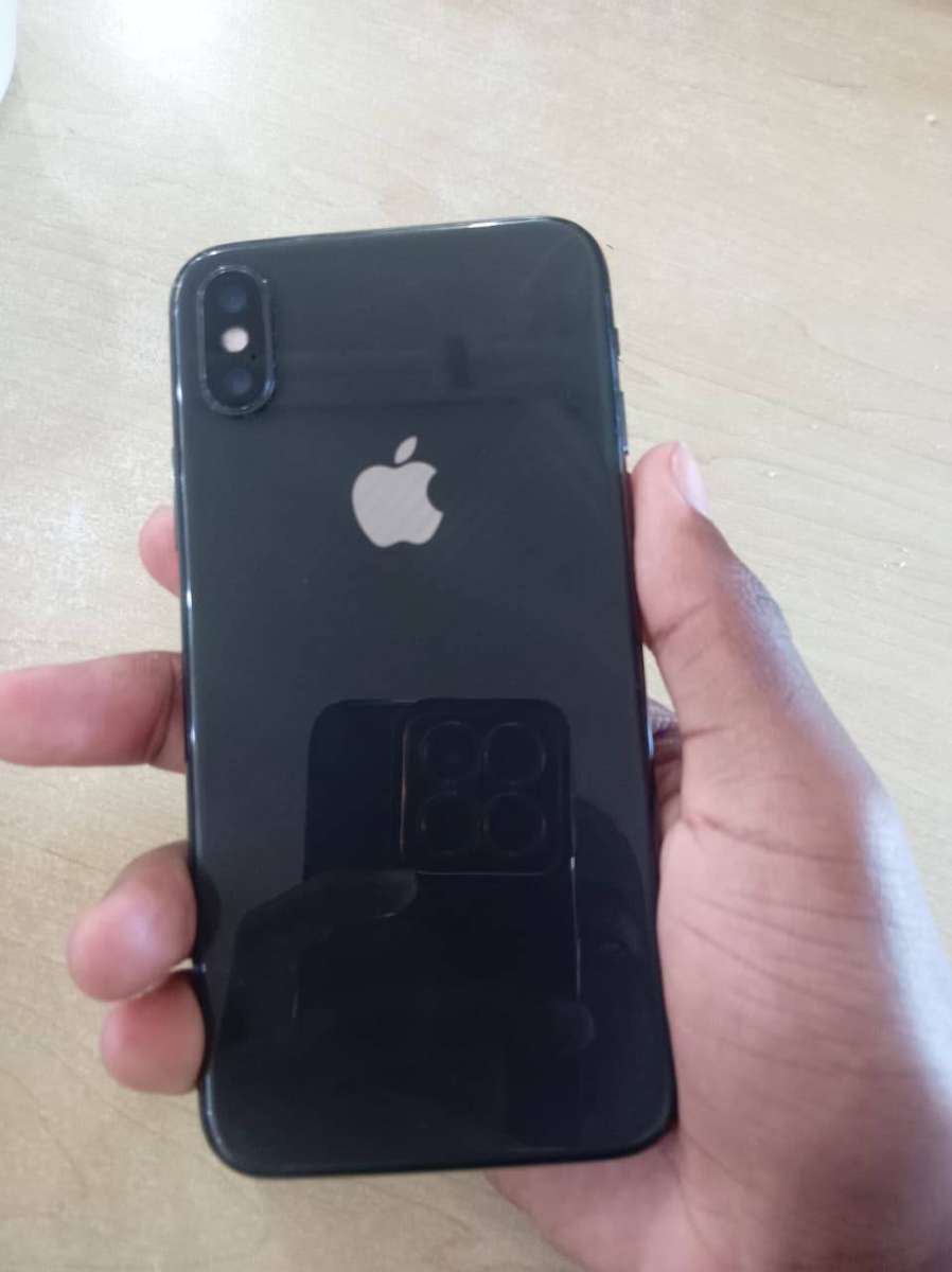 iPhone X (256GB)