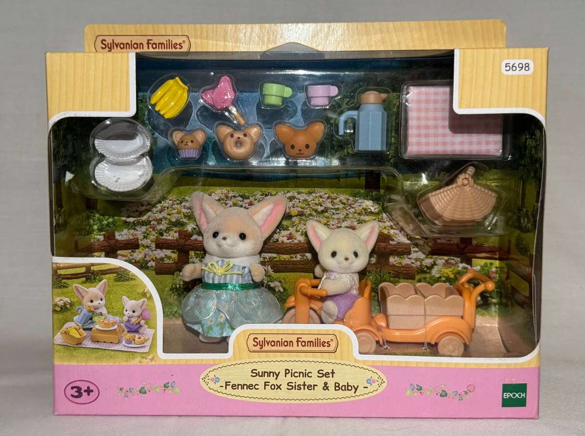 Sylvanian Families Sunny Picnic Set Fennec Fox Sister & Baby