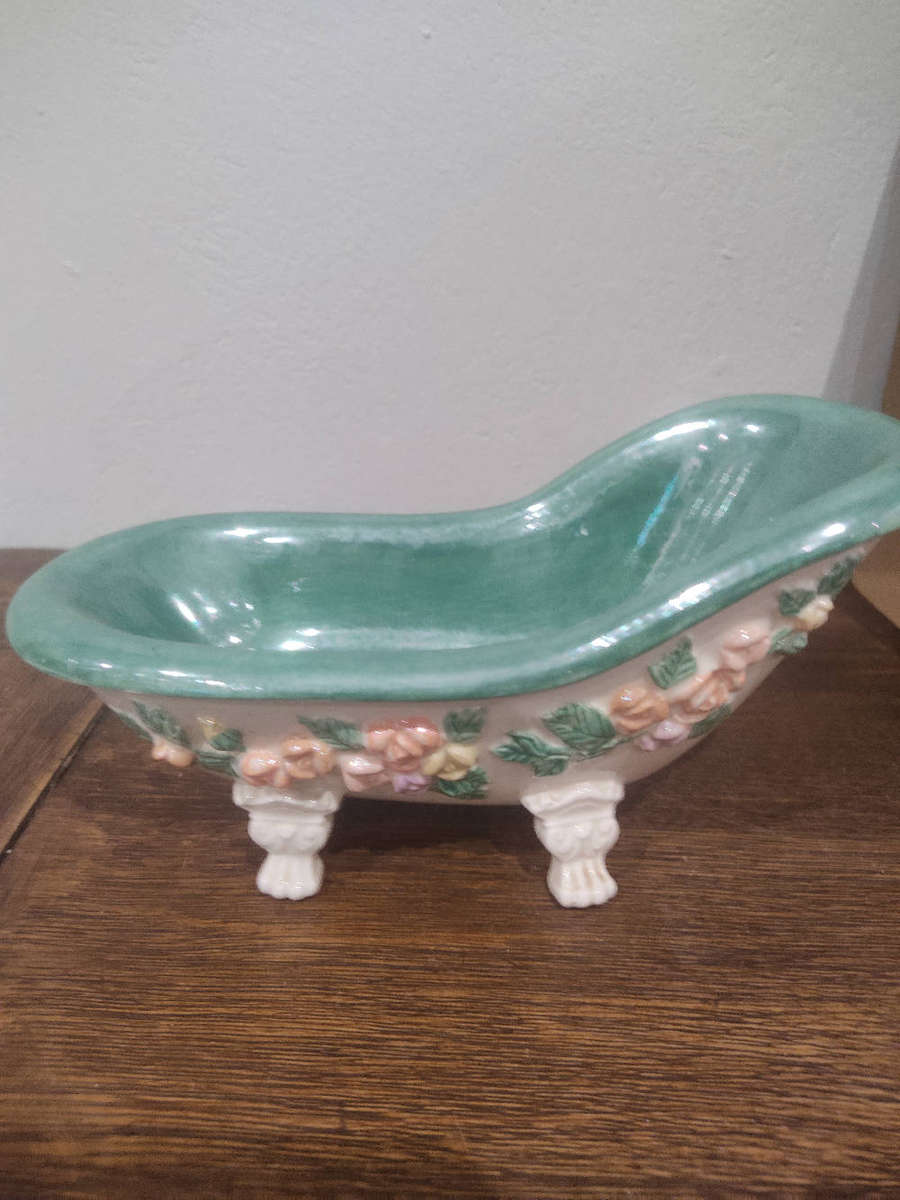 Vintage bathtub soap dish ornament
