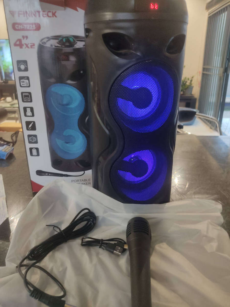 Bluetooth rechargeable speaker with microphone