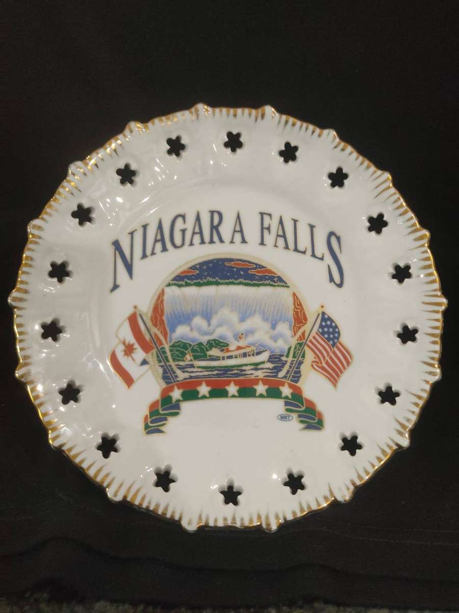 Niagara Falls Collectible Souvenir Plate  Vintage Decorative Piece