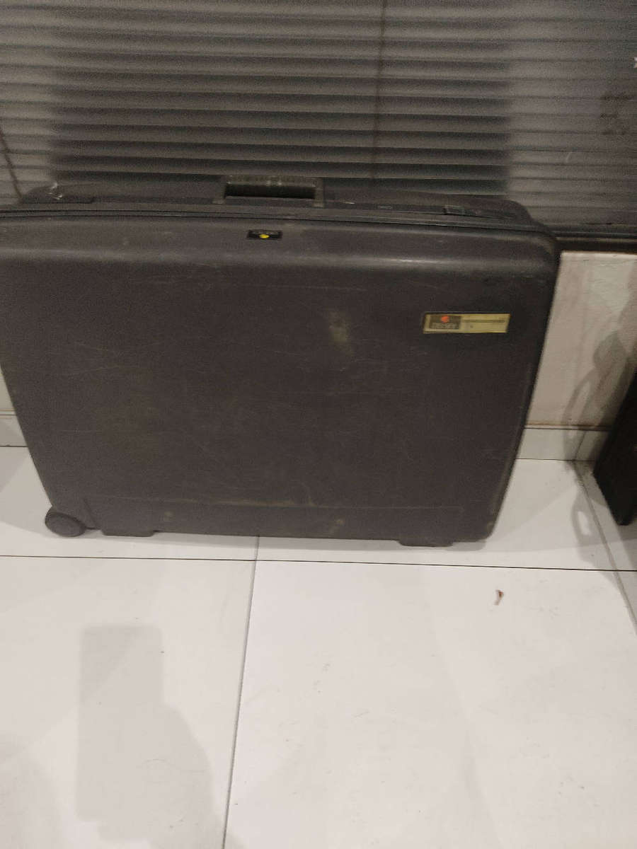 Suitcase -Delsey suitcase 720x520x210 on wheels