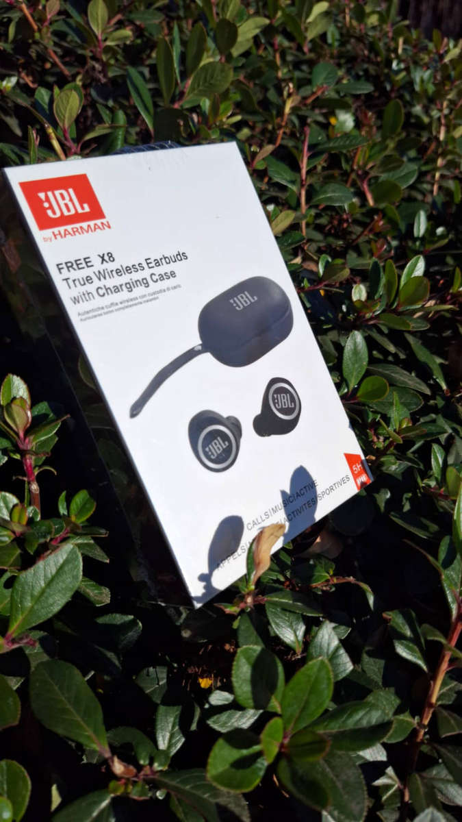 JBL Free X8 Airpods
