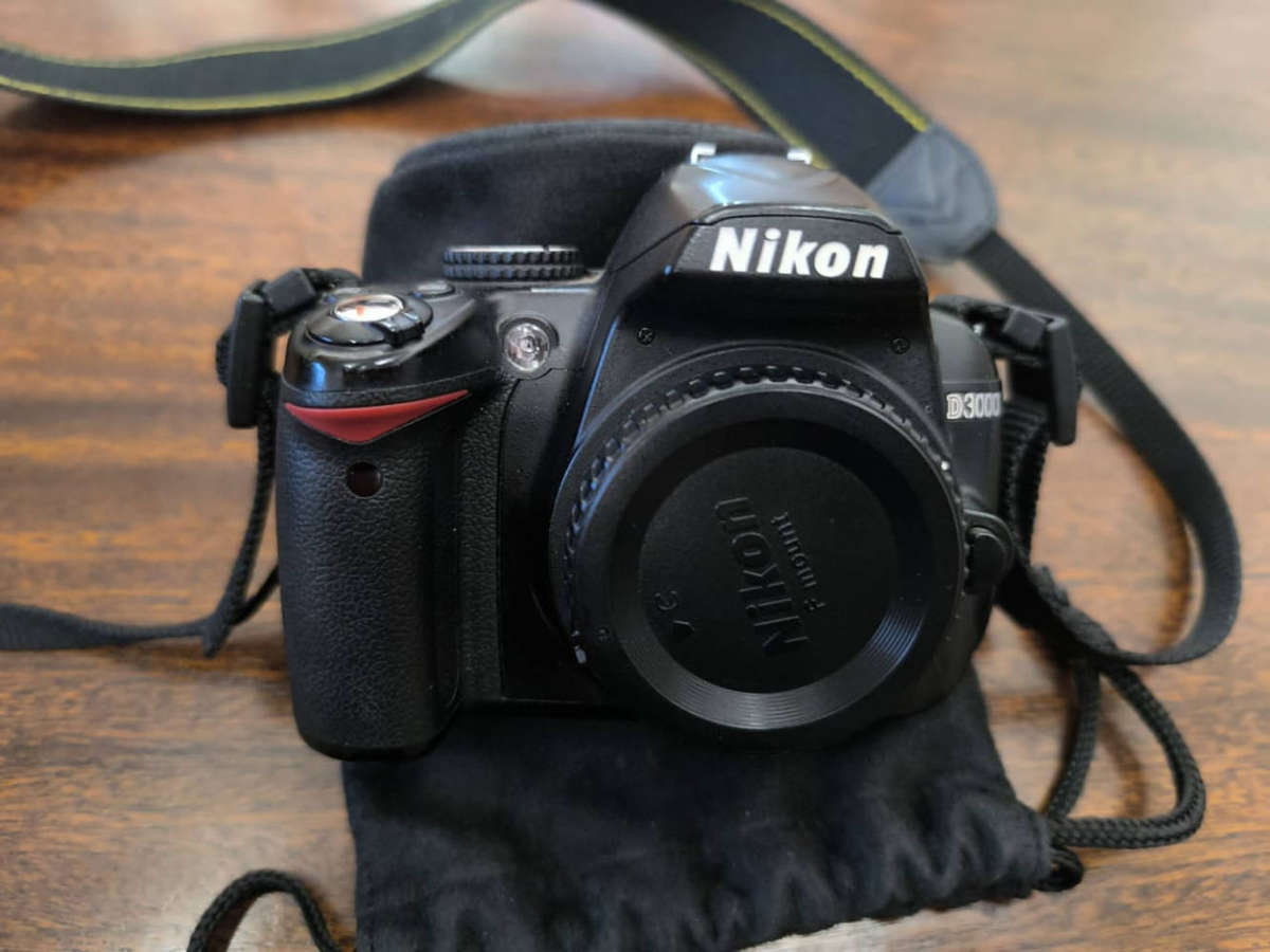 Nikon D3000