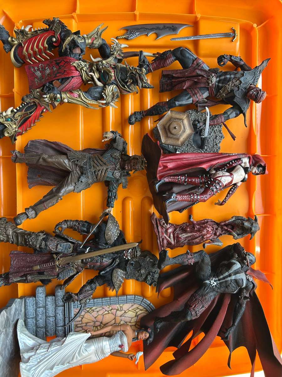 SPAWN figure lot (7 figures), loose, damaged, incomplete