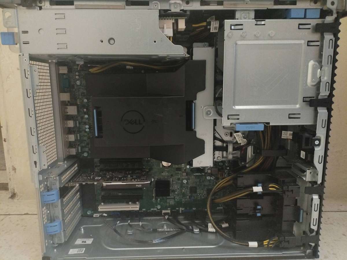 Dell 5820 Tower Xeon W2235 3.8Ghz 6Cores-16gb ddr4-500gb ssd-Quadro P620 2gb-950w psu