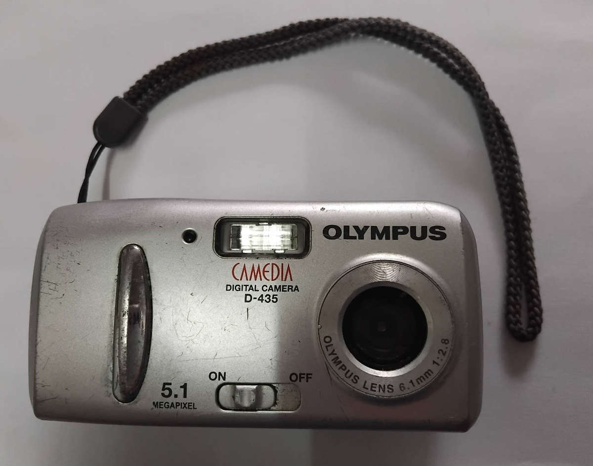 Olympus Camedia D-435 DigitalCamera. Not working.