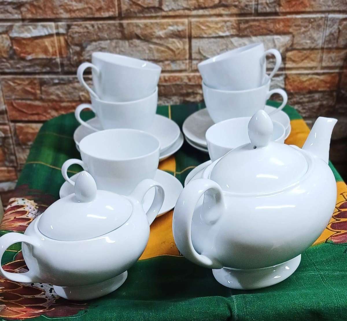 Thomas Kiln Made in China  Soho Fine White Porcelain Teapot with 6 cups & sauces & sugar bowl Combo