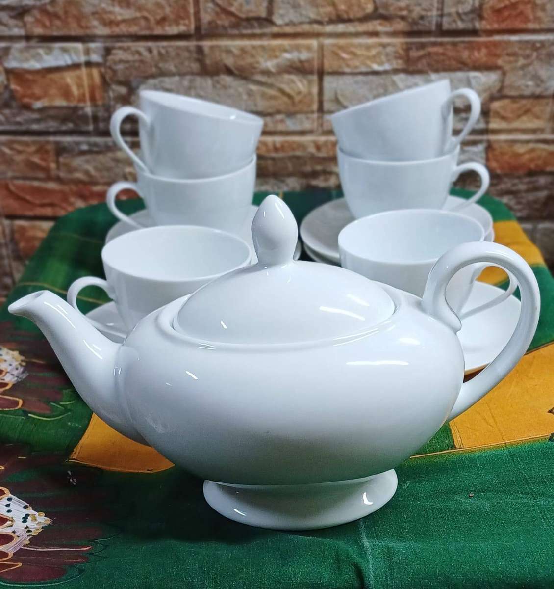 Thomas Kiln Made in China  Soho Fine White Porcelain Teapot with 6 cups & sauces & sugar bowl Combo