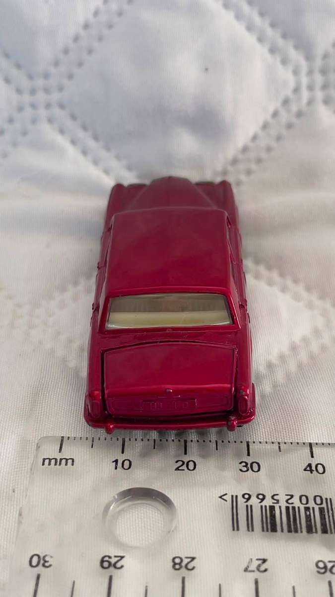 Matchbox NO 24 ROLLS ROYCE SILVER SHADOW model car in pristine condition. Serious Collectors only. S