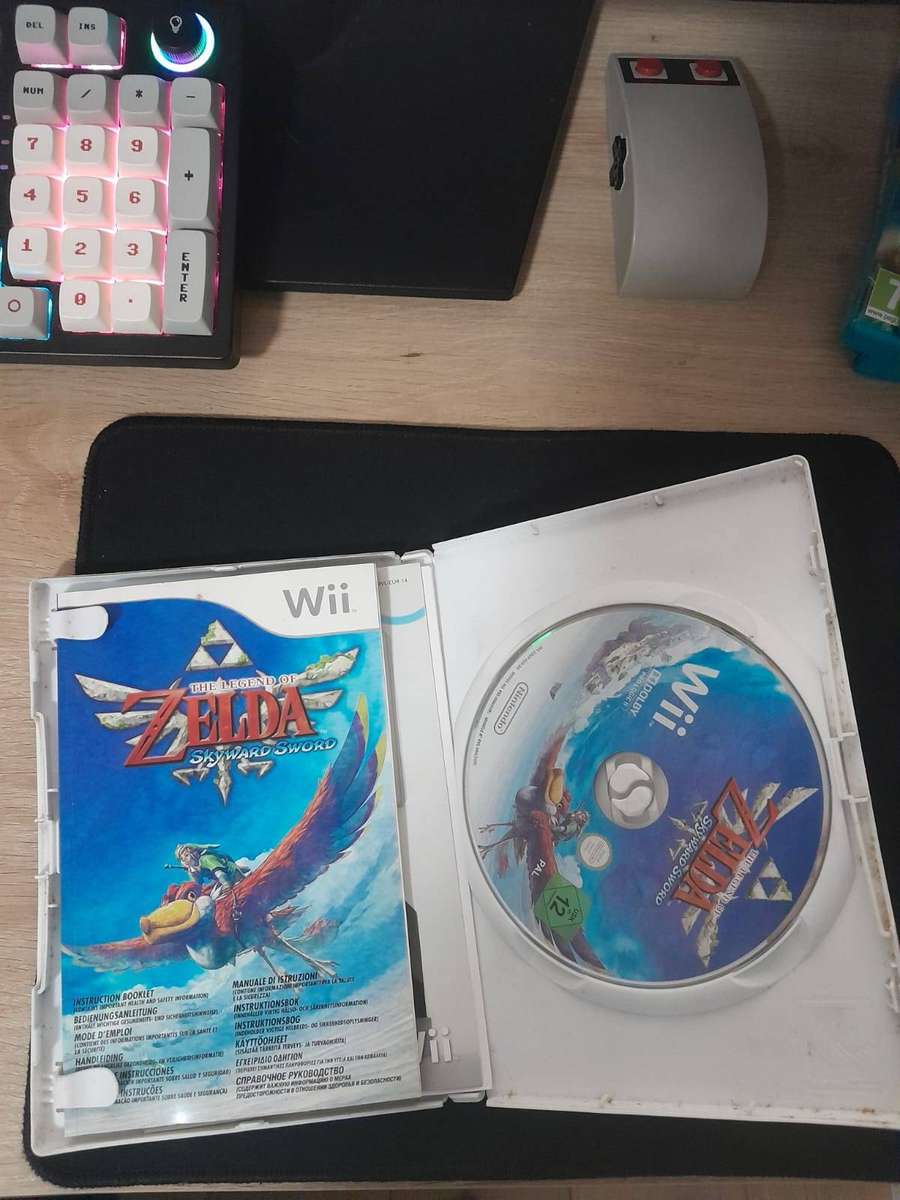 Wii games and remote bundle