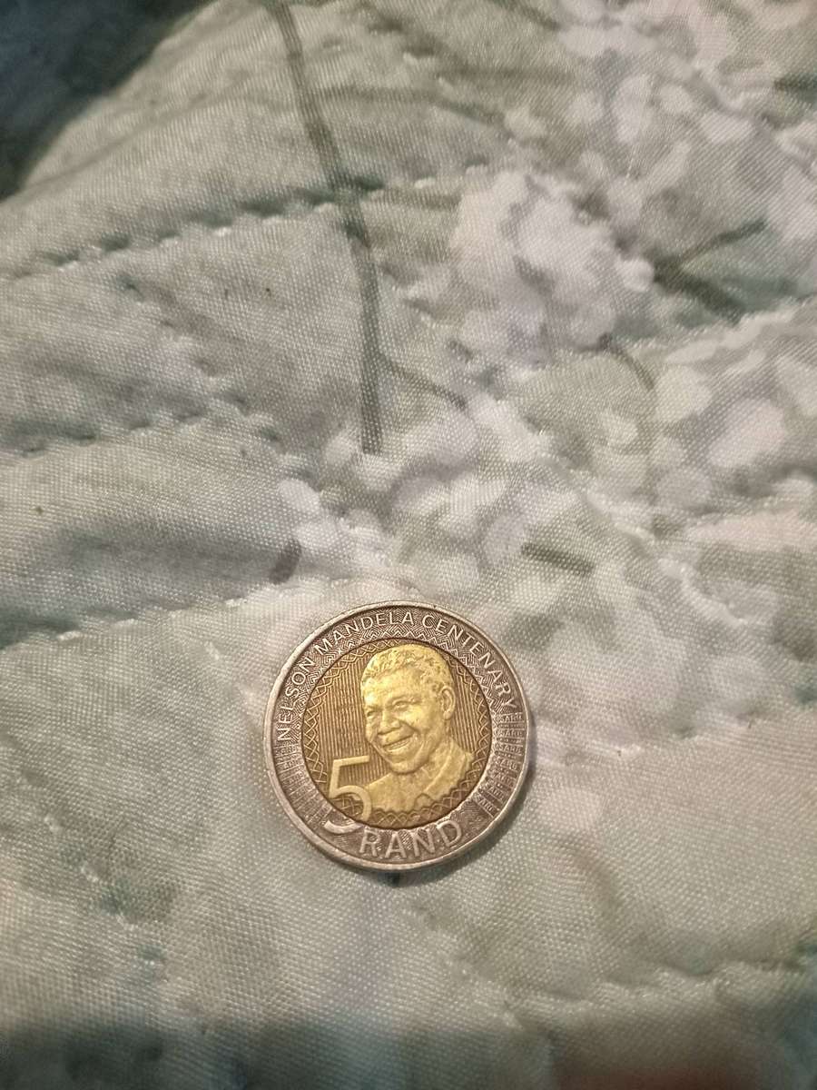 Nelson Mandela commemorative South African 5 Rand coin