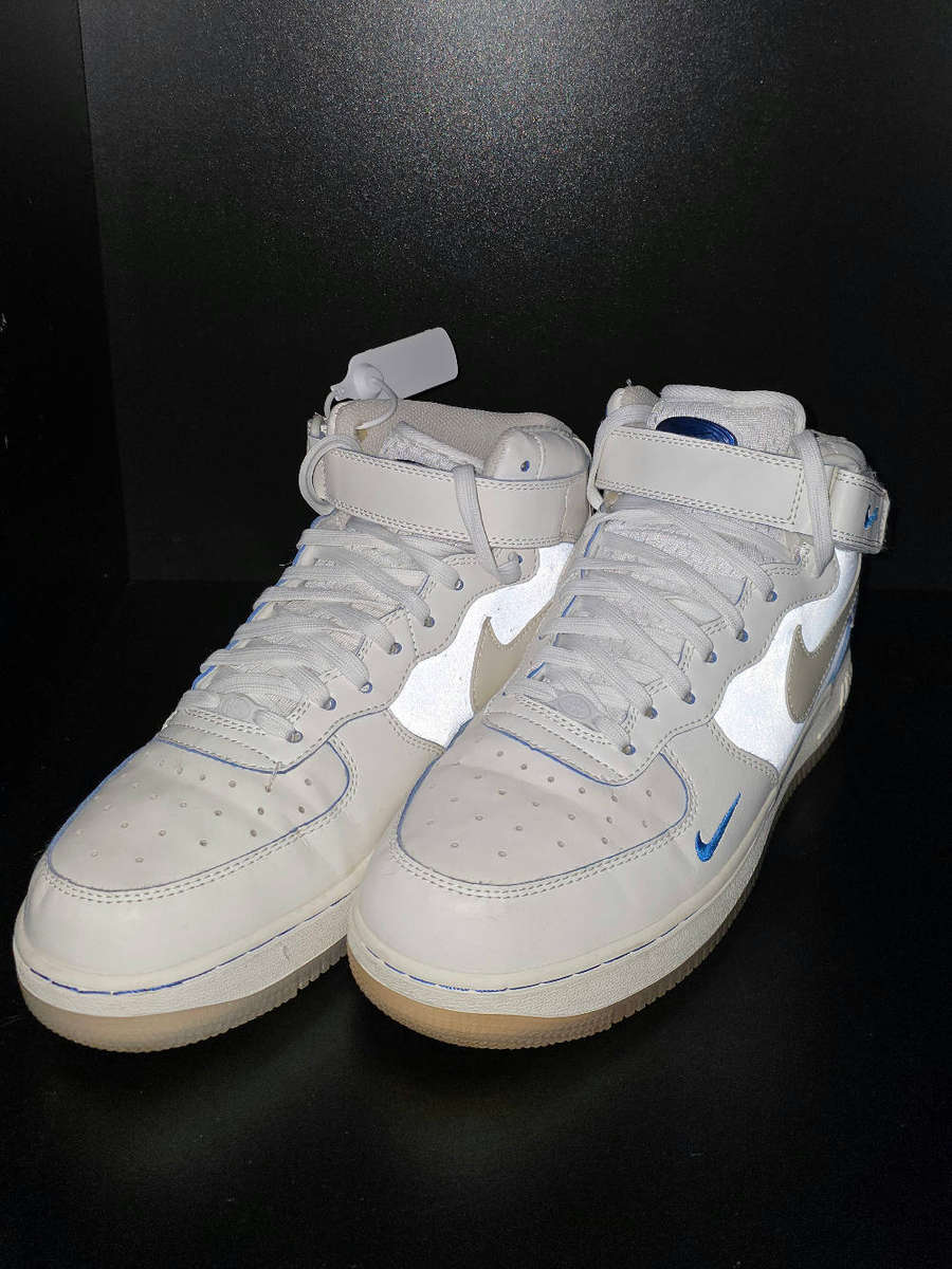 Nike Air Force 1 Mid '07 sneakers in Pearl White & Navy