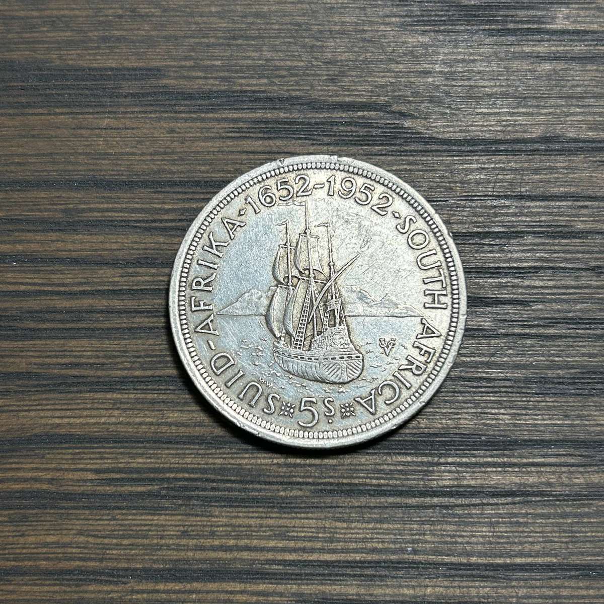 1952 South Africa 5 Shillings Founding of Cape Town - Weight 28.28g Silver 0.500 - Capsule Included