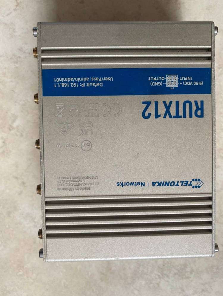 RUTX 12 Router